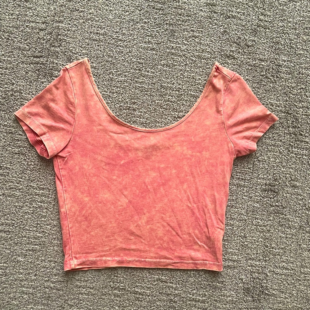 Pink acid wash short sleeve crop top size small from Von Maur